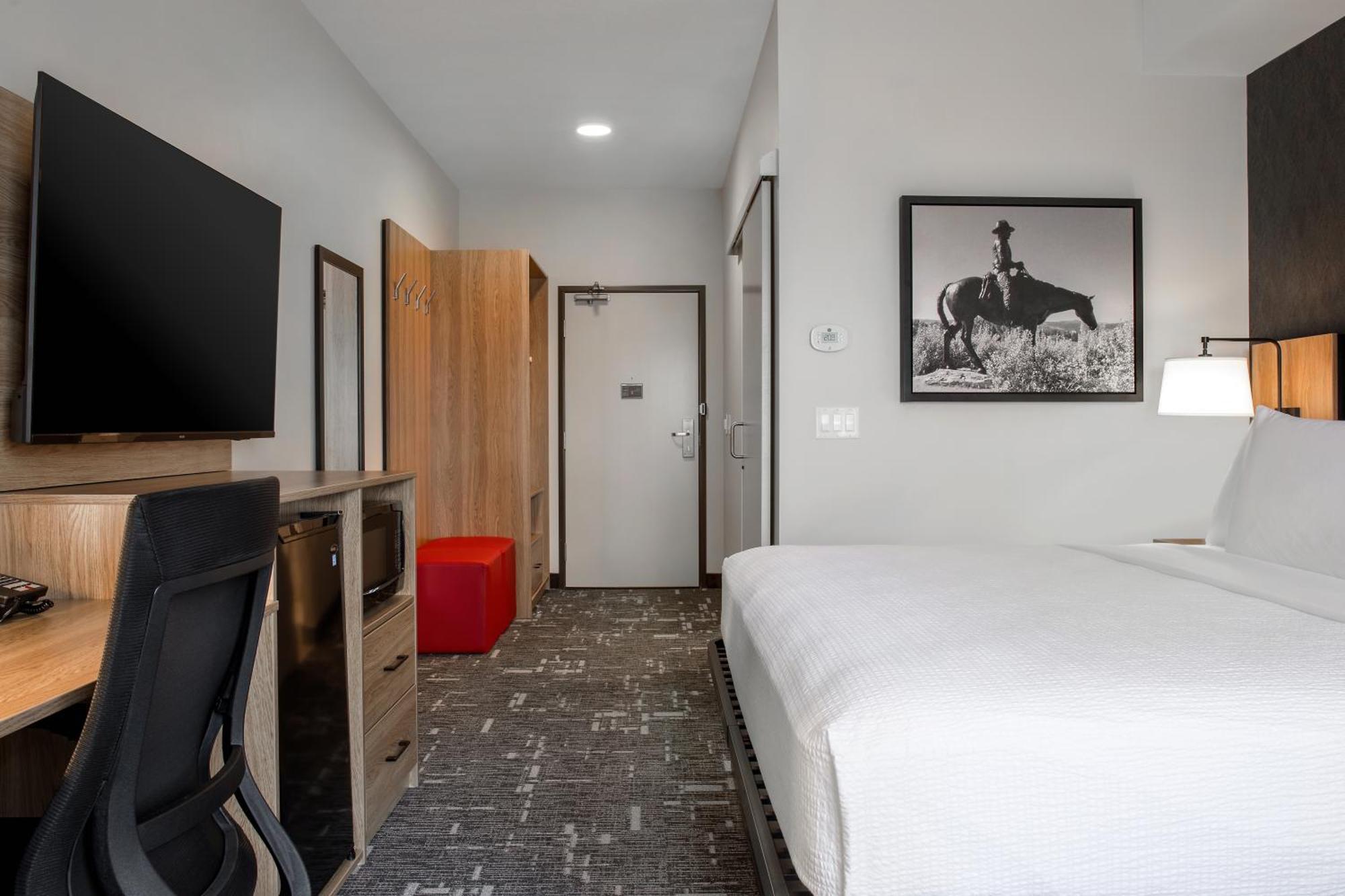 Hotel Ramada By Wyndham Cochrane Extérieur photo