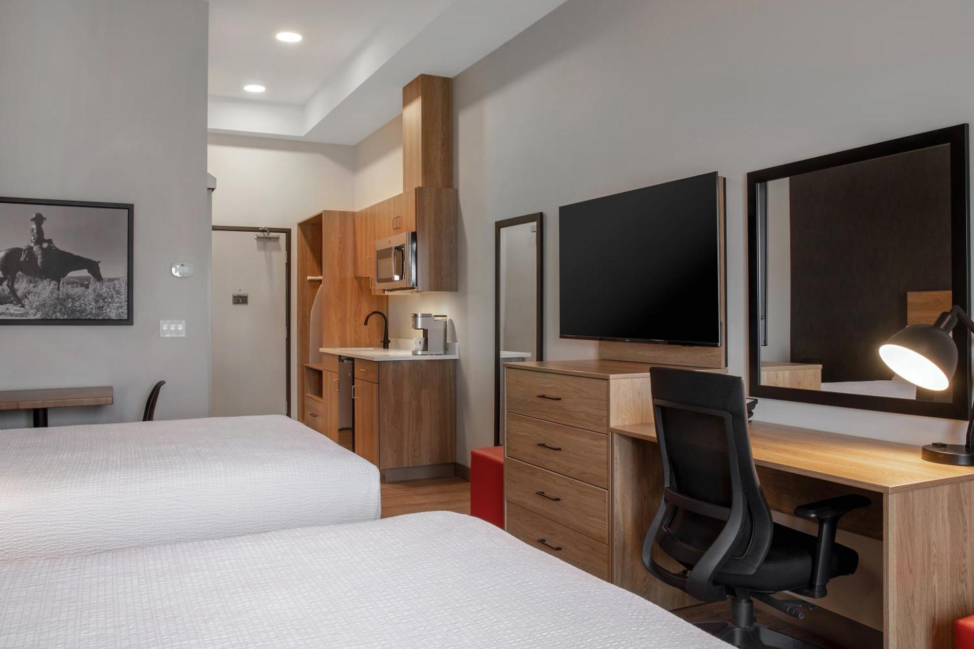 Hotel Ramada By Wyndham Cochrane Extérieur photo